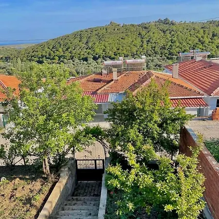 Denize 2 Km Manzarali Ve Ferah Campingplads *