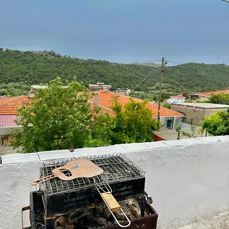 Denize 2 Km Manzarali Ve Ferah