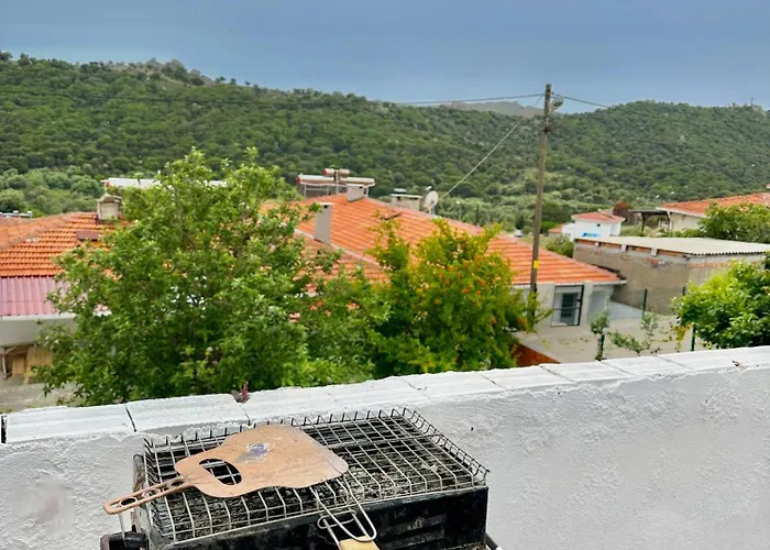 Denize 2 Km Manzarali Ve Ferah